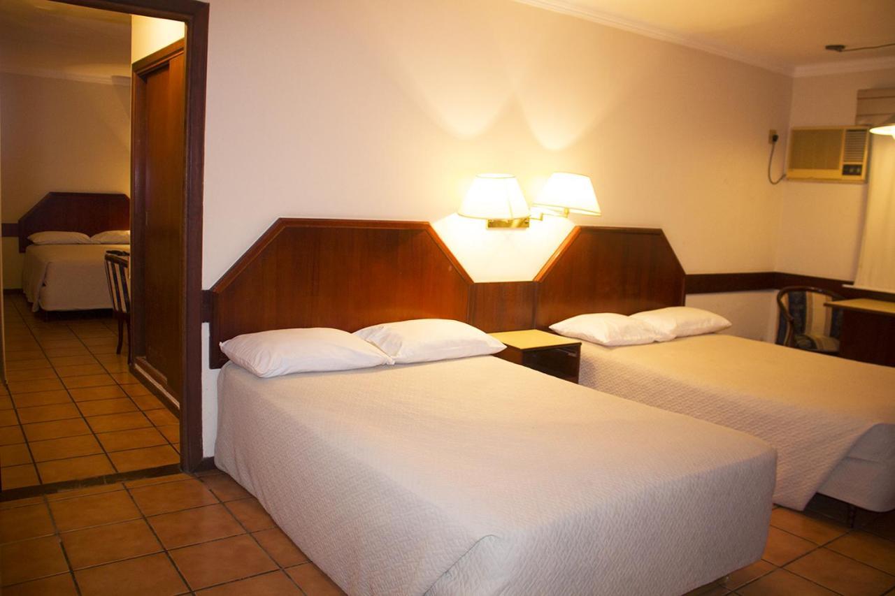 El Pantanal Hotel & Resort Puerto Quijarro  Экстерьер фото