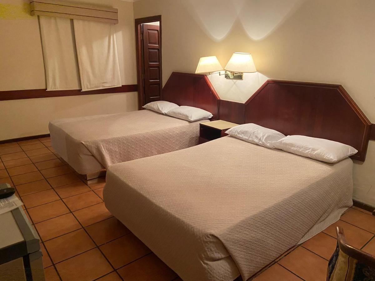 El Pantanal Hotel & Resort Puerto Quijarro  Экстерьер фото