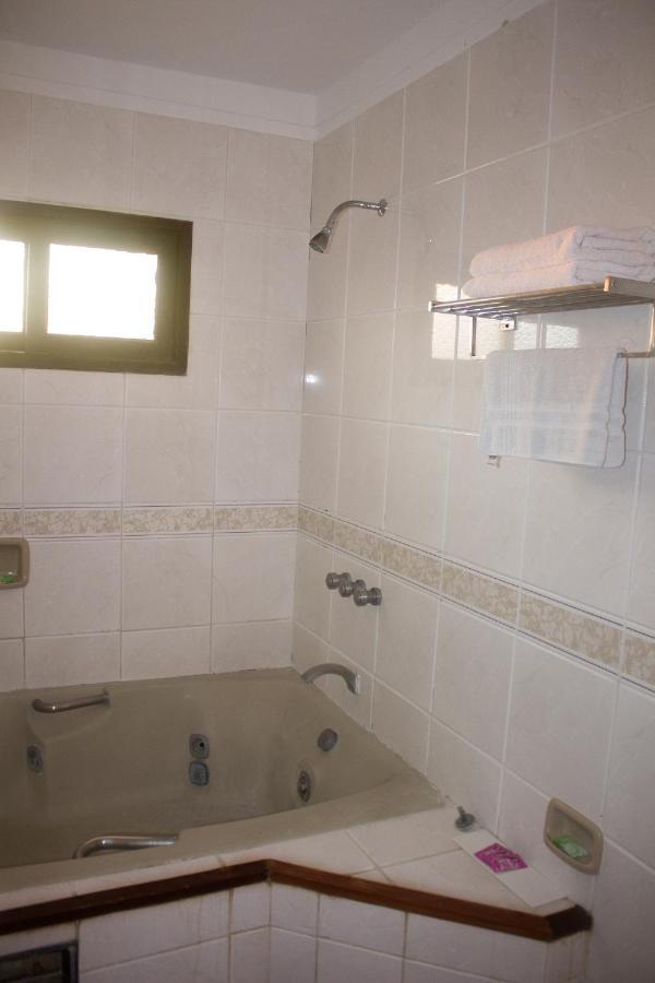 El Pantanal Hotel & Resort Puerto Quijarro  Экстерьер фото